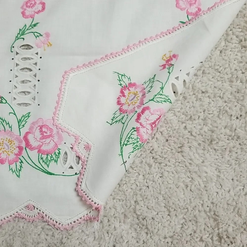 Vintage Embroidered Table Scarf Flowers